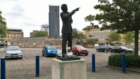 Sir Bobby Robson statue