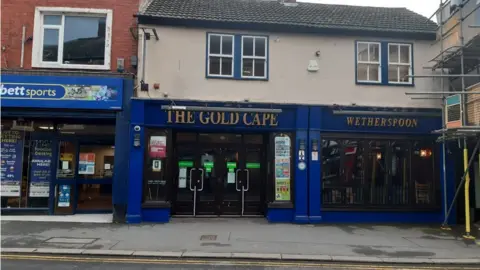 Mold's Gold Cape pub