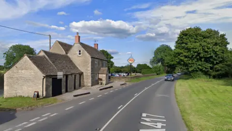 Google maps screenshot of the A417 alongside the Red Lion pub in Ampney St Peter, Gloucestershire.