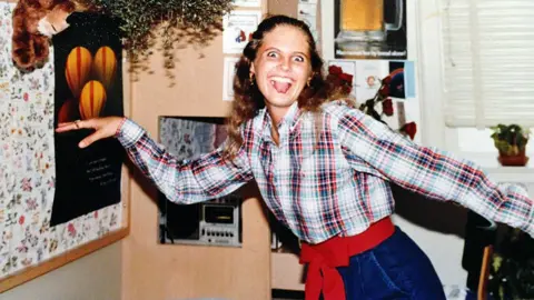 Elizabeth Hunter Angela Samota