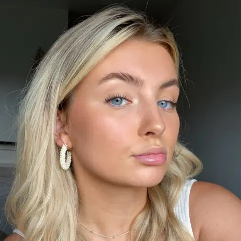 Isabel Thomas Isabel Thomas