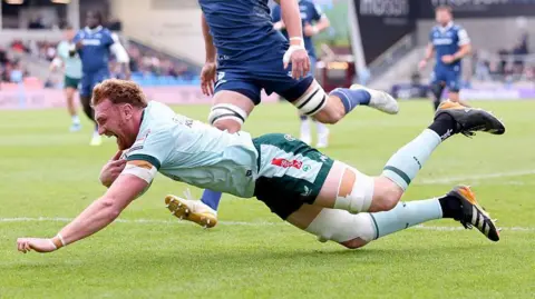Ollie Chessum of Leicester Tigers scores their first try during the Gallagher PREM match between Sale Sharks and Leicester Tigers.