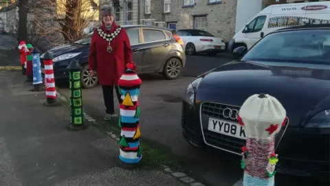 Higham Ferrers Town Council  The mayor and the bollards