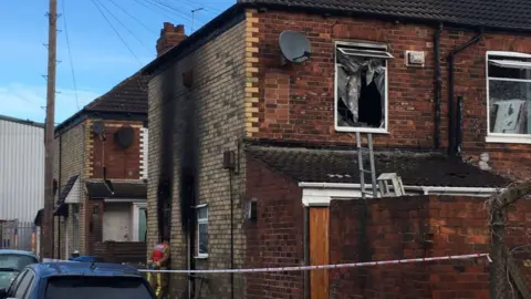 Jake Zuckerman/BBC Hull house fire