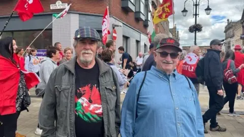 Ieuan Evans (left from Nefyn) with friends Stan from flint