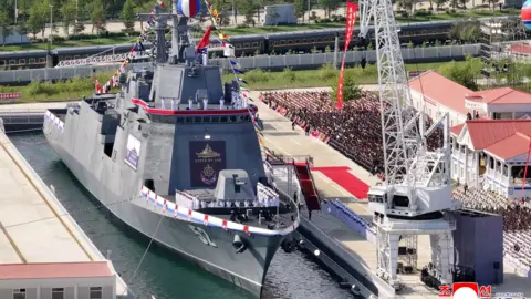 Navire de guerre nord-coréen en construction