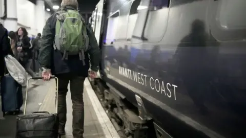 Getty Images Passengers disembarking an Avanti West Coast train at Euston Station