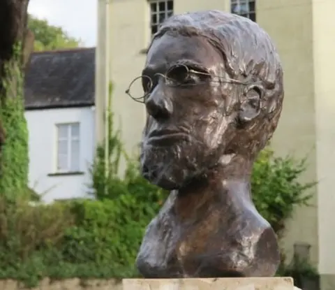 Usk Civic Society  Bust