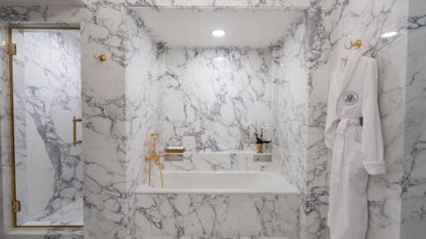 Trump's Lavish Lincoln Bathroom Renovation: A Deep Dive