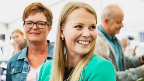 Maren Grøthe  Maren Grøthe smiling