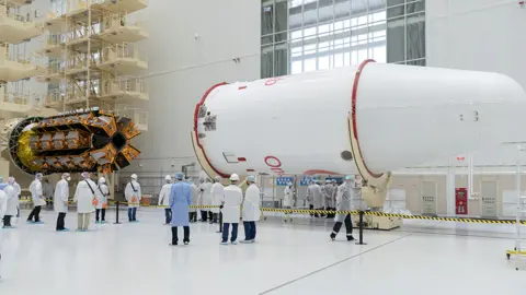 OneWeb OneWeb satellites in preparation