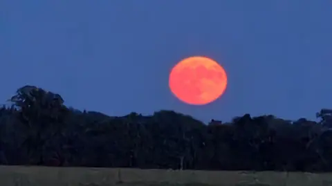 BBC Weather Watcher Yen Milne The moon rising above Fareham