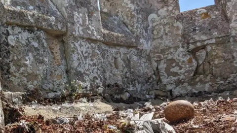 Romsey Abbey Romsey Abbey egg