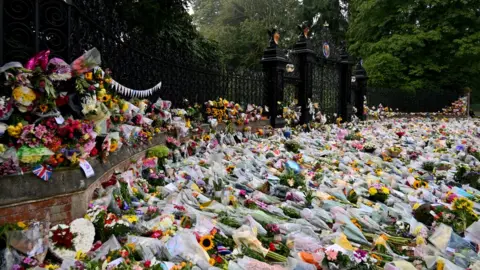 EPA/WILLIAM CONRAN Floral tributes left at Sandringham