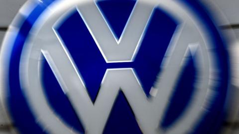 VW Set To Pay $4.3bn For Emissions Cheat - BBC News