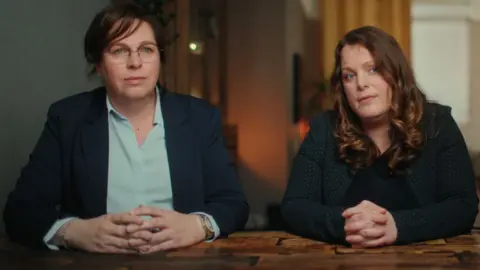 Matki Natalie i Suzanne z Netflixa w filmie „Człowiek z tysiącem dzieci”