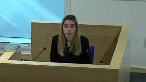 Manchester Arena Inquiry Amelia Tomlinson giving evidence