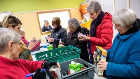 Getty Images food bank volunteers