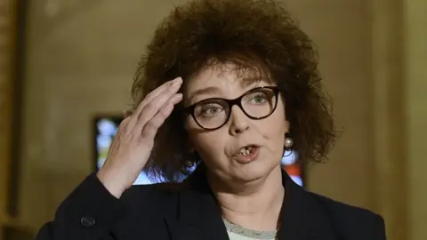 PAcemaker Carál Ní Chuilín