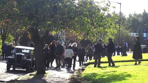 Wirral Globe filmer i Port Sunlight