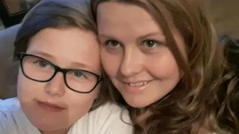 Family Caitlin with mother