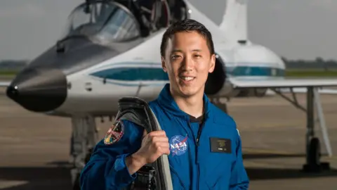 Robert Markowitz / Nasa JSC Jonny Kim