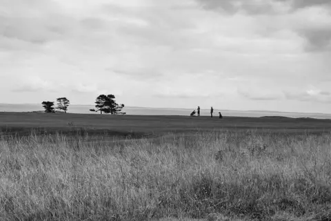 Jennifer MacNab Golfers in black and white