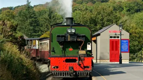 Geograph/ Peter Trimming Beddgelert station