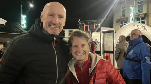 BBC Gareth Thomas and Laura McAllister at the 2023 Nos Galan race in Mountain Ash