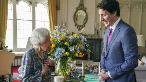 Steve Parsons Queen meeting Trudeau, plus flowers