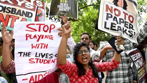 AISA members and students protesting against the NEET-UG 2026 scam at Jantar mantar, on May 14, 2026 in New Delhi, India.