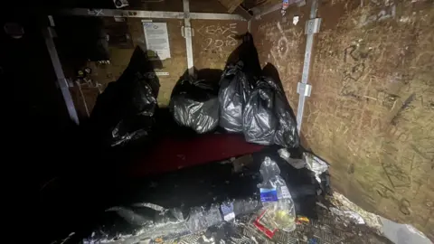 downtherapids Bags of rubbish in a Ben Nevis night shelter