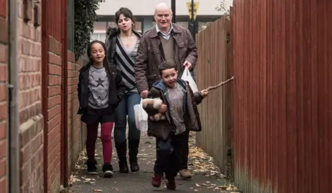 Sixteen Films Dave Johns as Daniel Blake, Hayley Squires as Katie Morgan in I, Daniel Blake