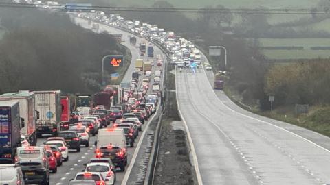 Traffic backing up on the M4