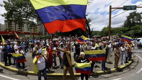 Getty Images Supporters of Venezuelan opposition leader protest against the results of the presidential election