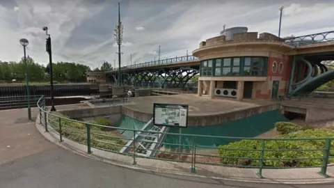 Google Tees Barrage