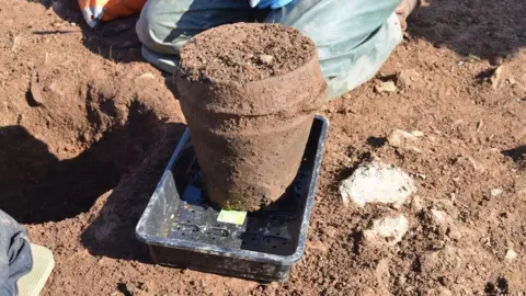 SEKAS 'Bronze age' earthenware pot