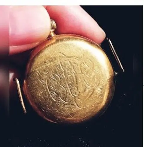 Deepta Roy Chakraverti King Prithvi Bir Bikram Shah gifted Sen a gold watch bearing his crest 