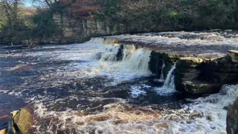 BBC/Julie Mariotti The waterfall at Richmond Falls.