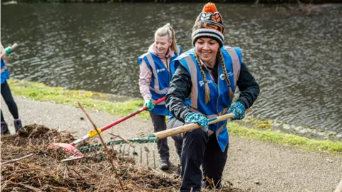 Canal and River Trust Volunteers for Canals and Rivers Trust