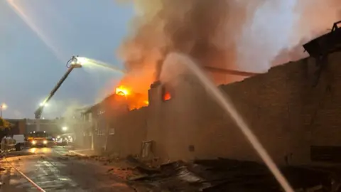 West Yorkshire Fire/@WYFRS The fire in Hunslet