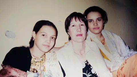 Jackie Saleh Jackie in 2001 reunited with her two eldest daughters, Nadia and Rahannah, in Yemen