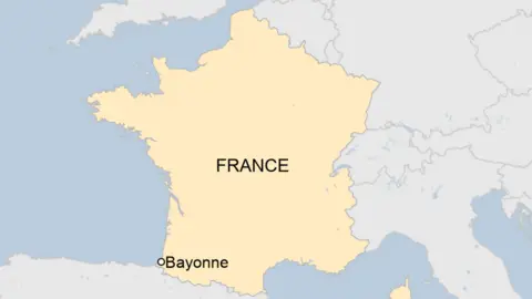 Map of France showing where Bayonne is located