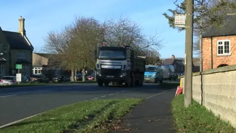 London Road, Osbournby