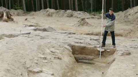 Getty Images Excavation at Mittelberg near Nebra, Saxony-Anhalt / location of the Nebra sky disc in a Bronze Age rampart