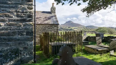 National Churches Trust Ynyscynhaearn