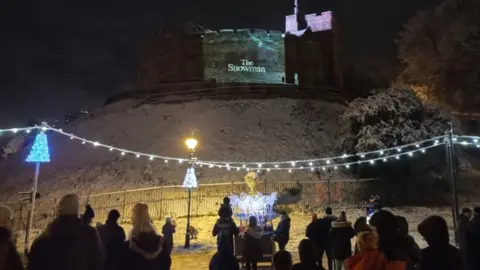 Nue Castle lit up