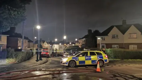 Police in Shetland Road, Bristol