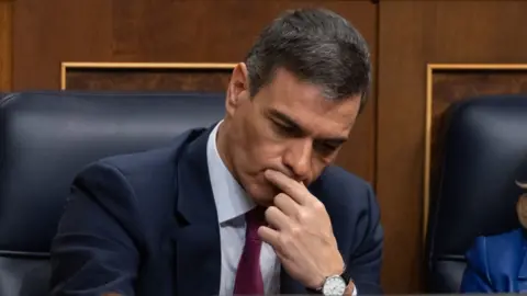 Getty Images Spanish Prime Minister Pedro Sánchez said he would stay on as Spain's leader after a period of consideration