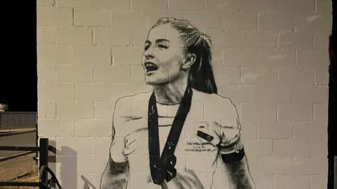 MurWalls Mural of Leah Williamson